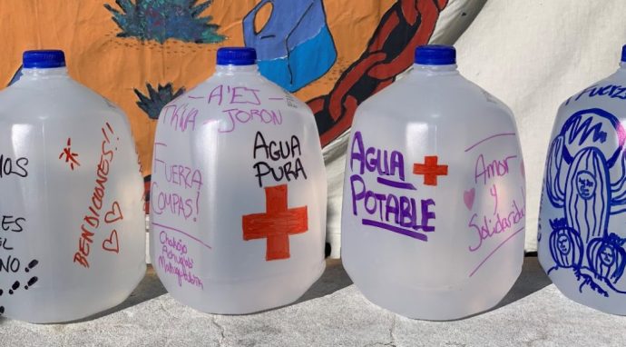 gallonsoutsidecourt-1038x576